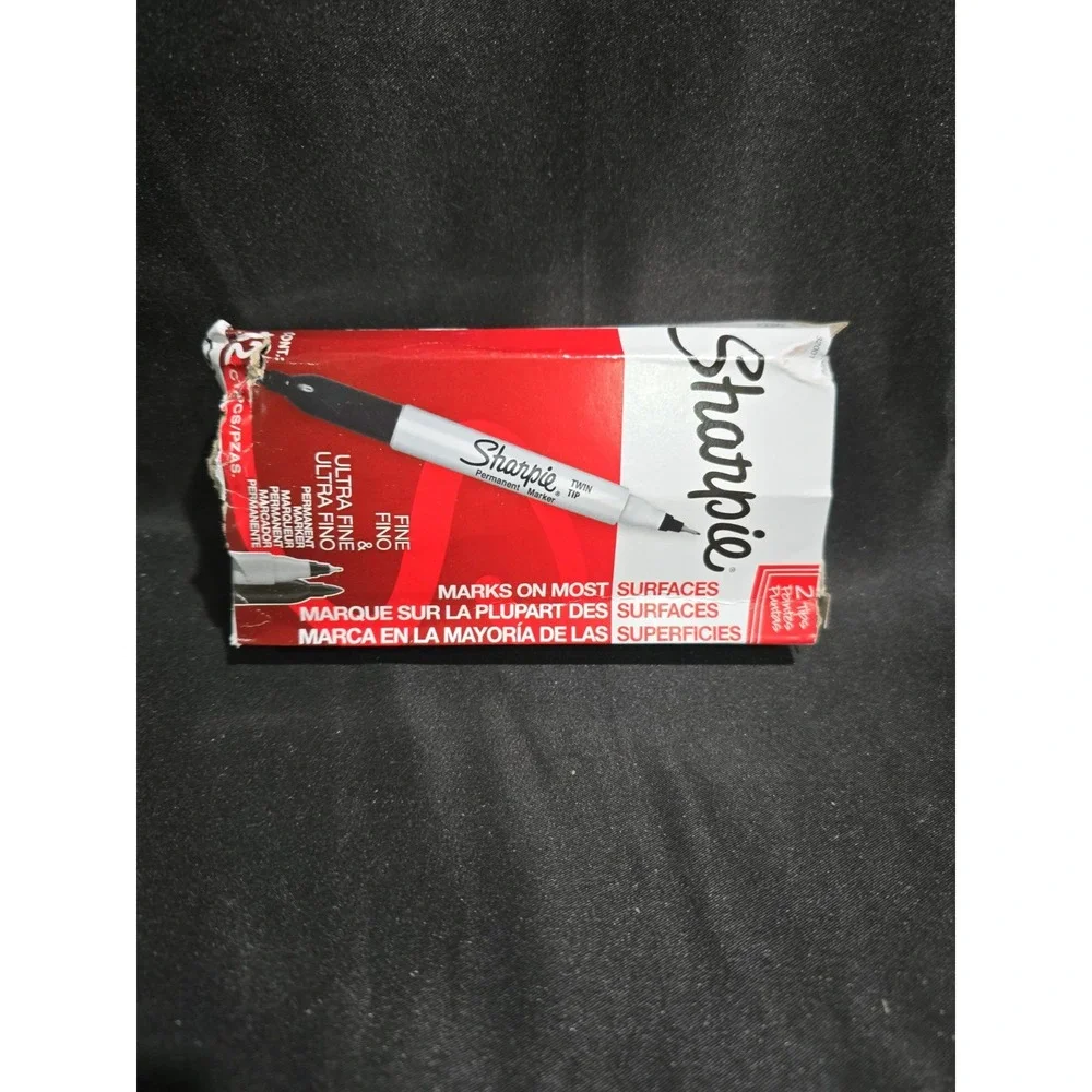 Sharpie 32001 Twin Tip Permanent Markers Fine and Ultra Fine 12 Piece - Black